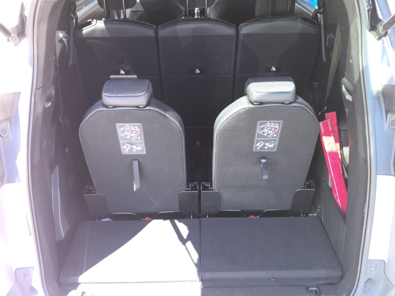 Foto Peugeot 5008 16