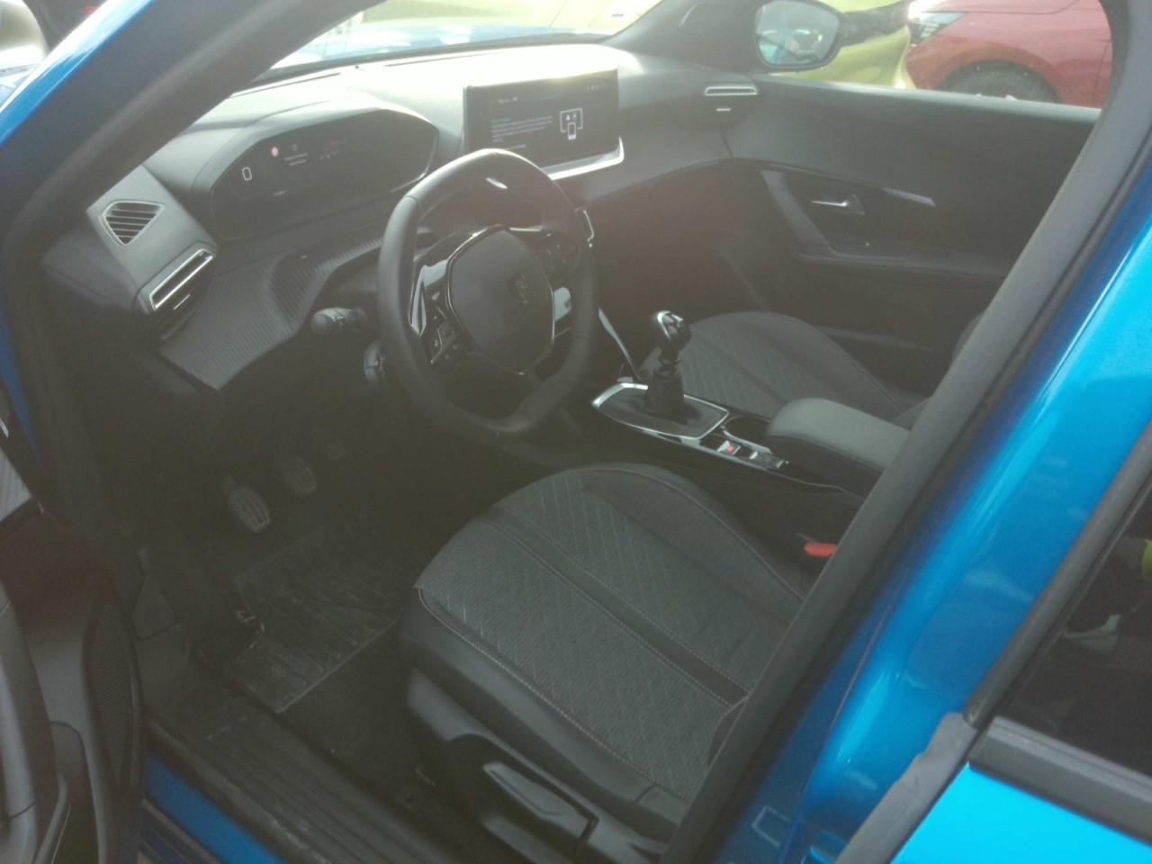 Foto Peugeot 2008 4