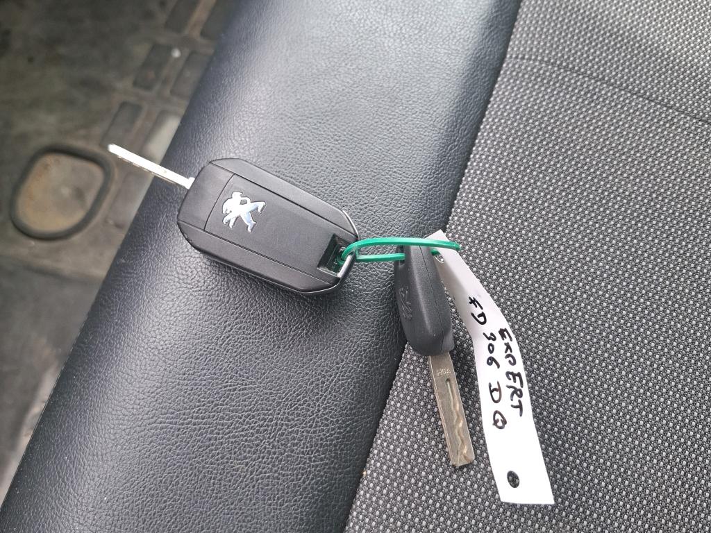 Peugeot EXPERT FGN TOLE STANDARD 2.0  BLUEHDI 120 S&S BVM6 PREMIUM 2019