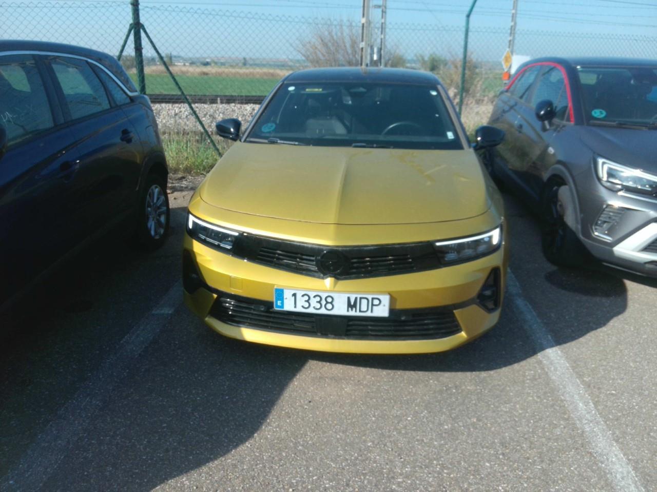 Opel Astra Nuevo Astra 5P GS 1.2T XHT MT6 S/S 130 HP (96kW)
