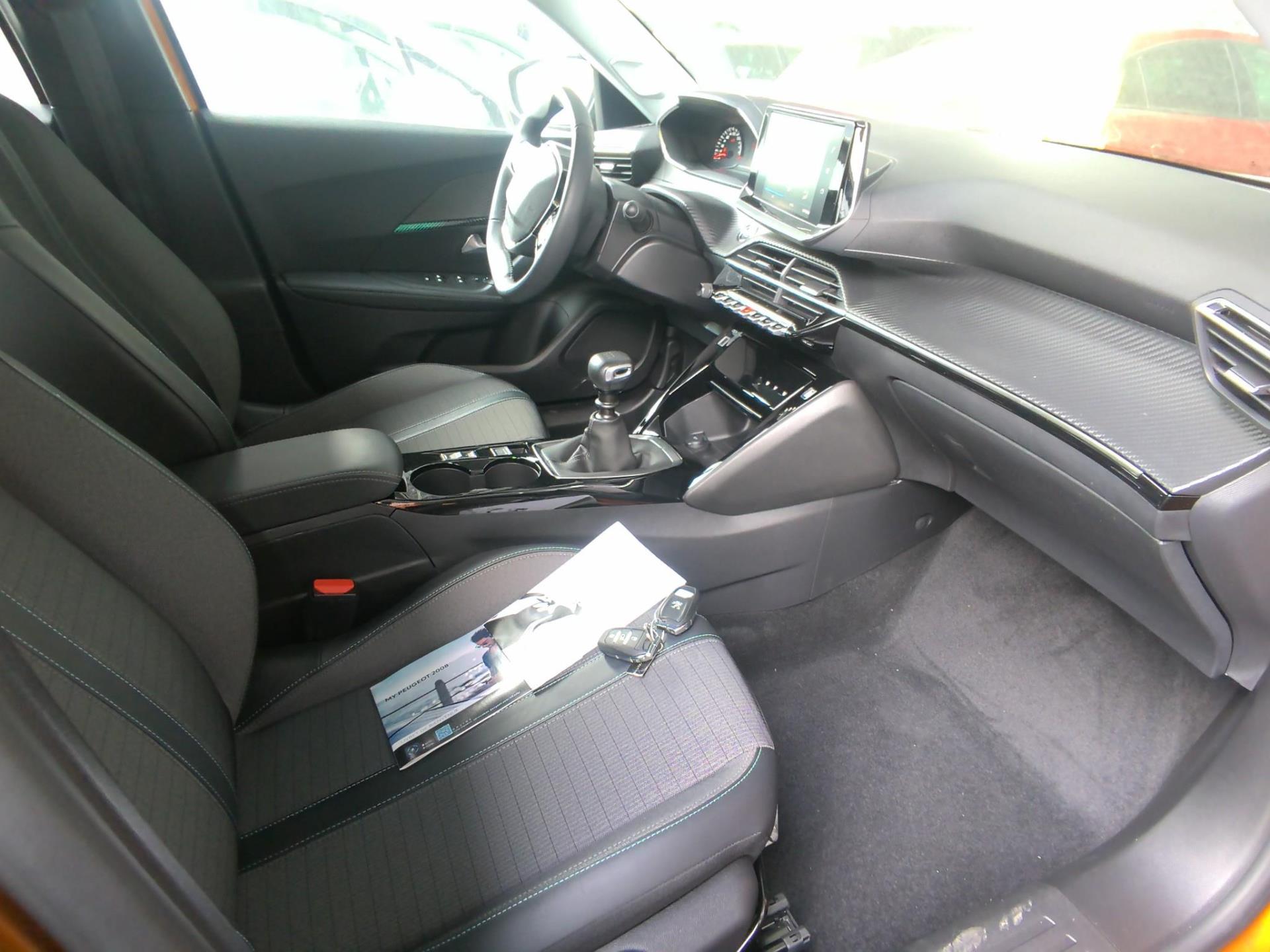 Peugeot 2008 PureTech 100 S&S BVM6 Allure 2021