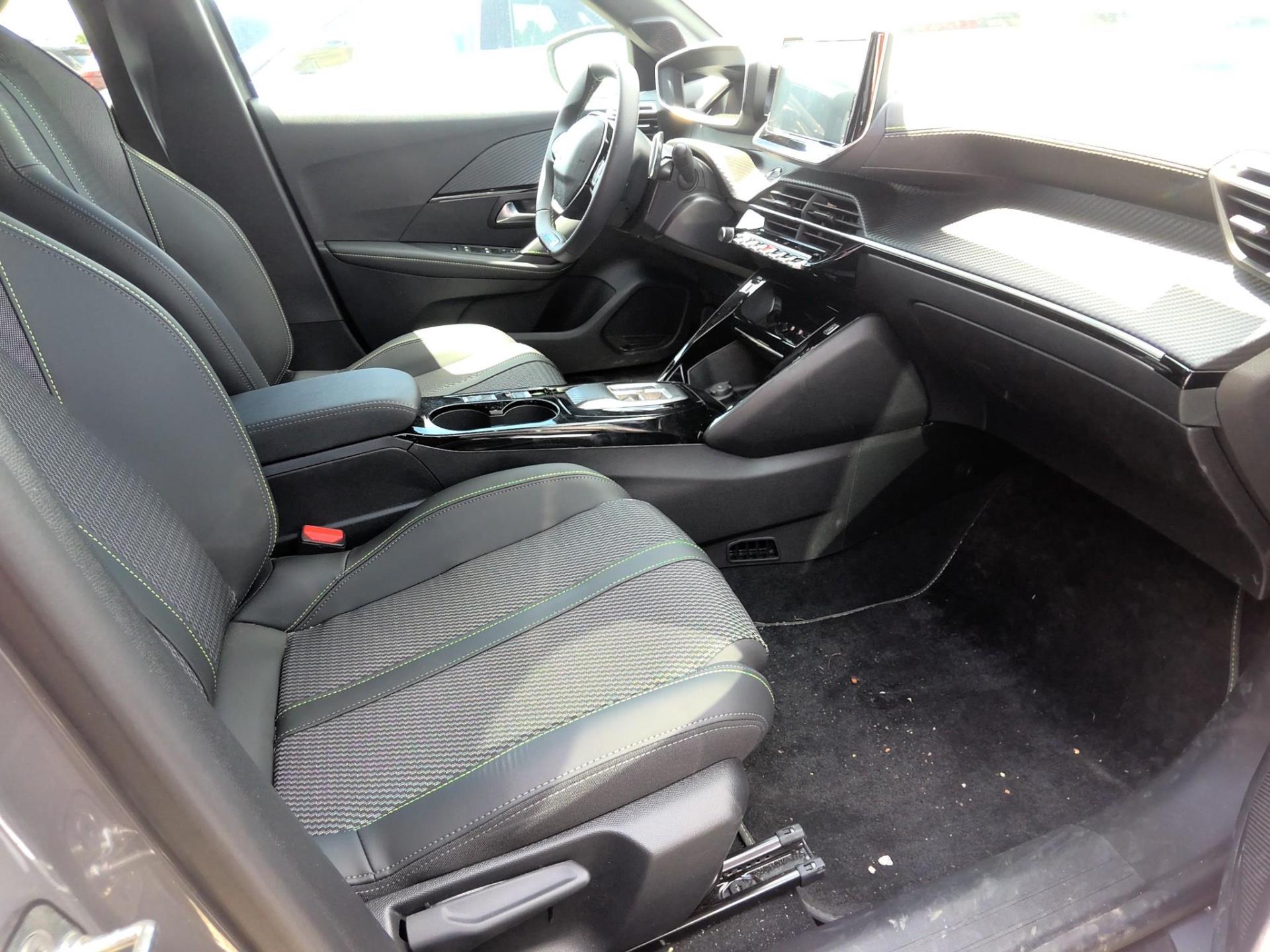 Peugeot 208 Hybrid 110 e-DCS6 GT 2025