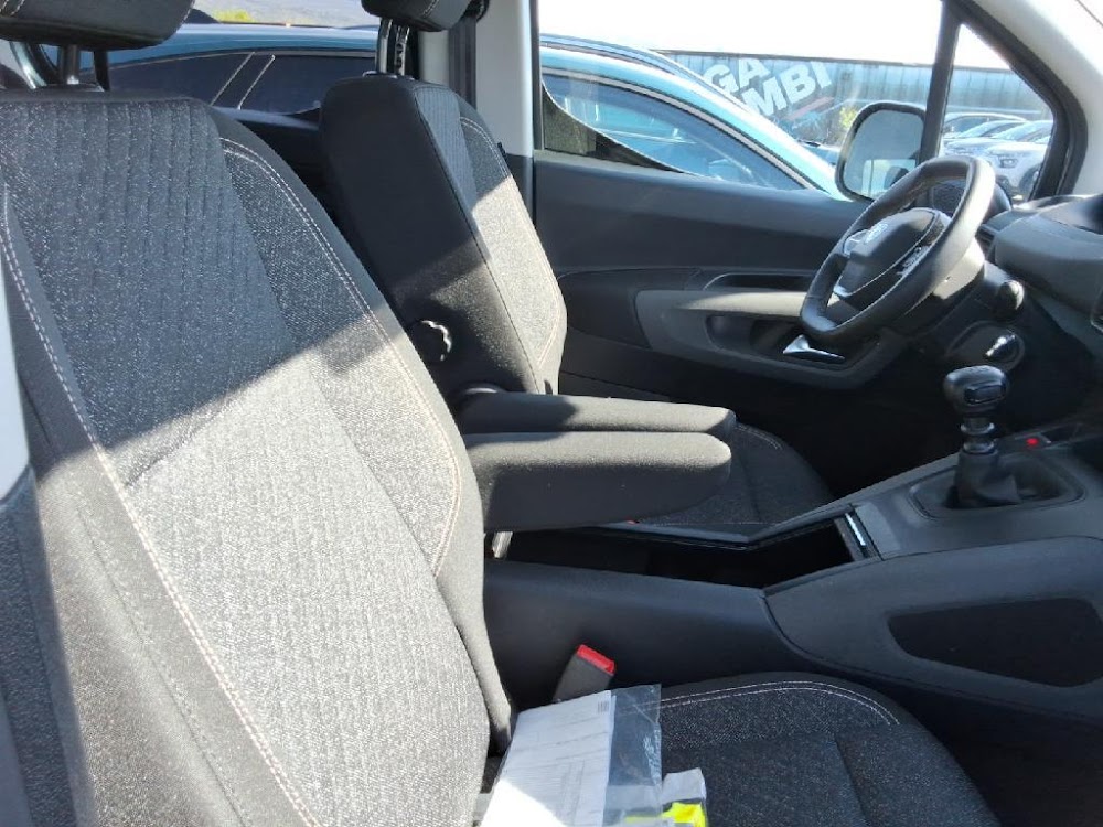 Foto Peugeot Rifter 12