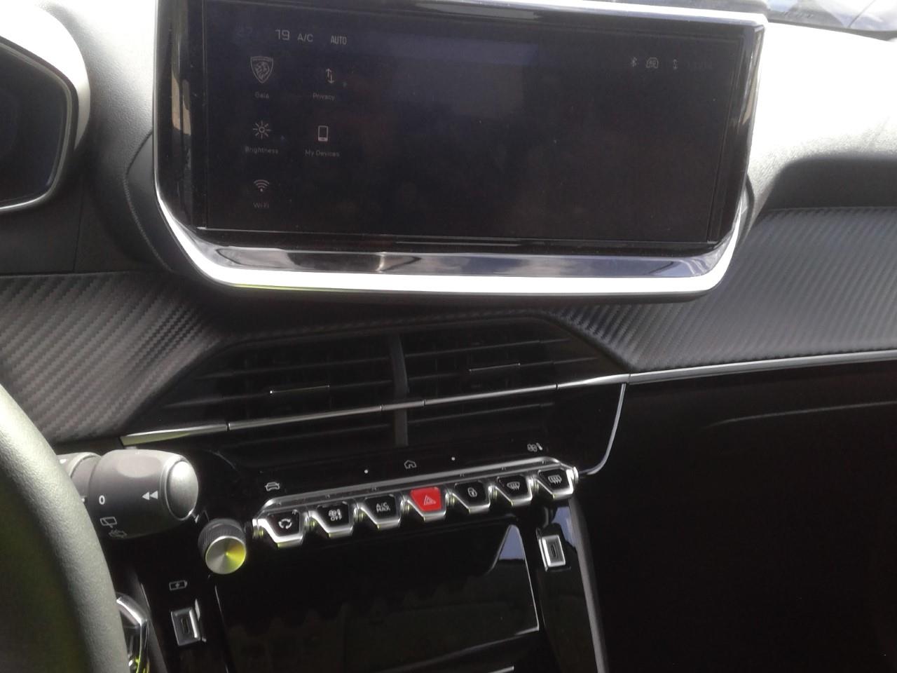 Foto Peugeot 208 8