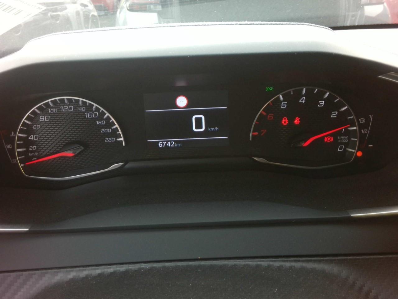 Foto Peugeot 208 5