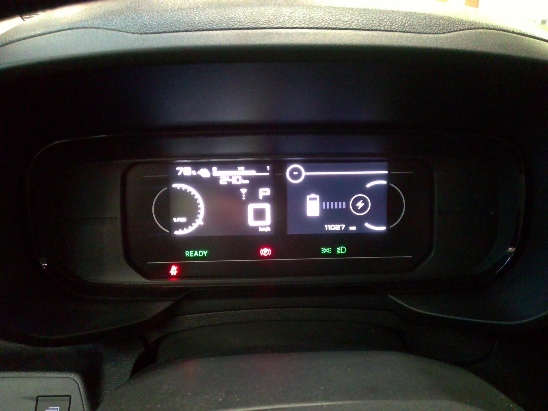 Opel COMBO-E CARGO M 800 KG ELECTRIQUE 100 KW BATTERIE 51 KWH  2024