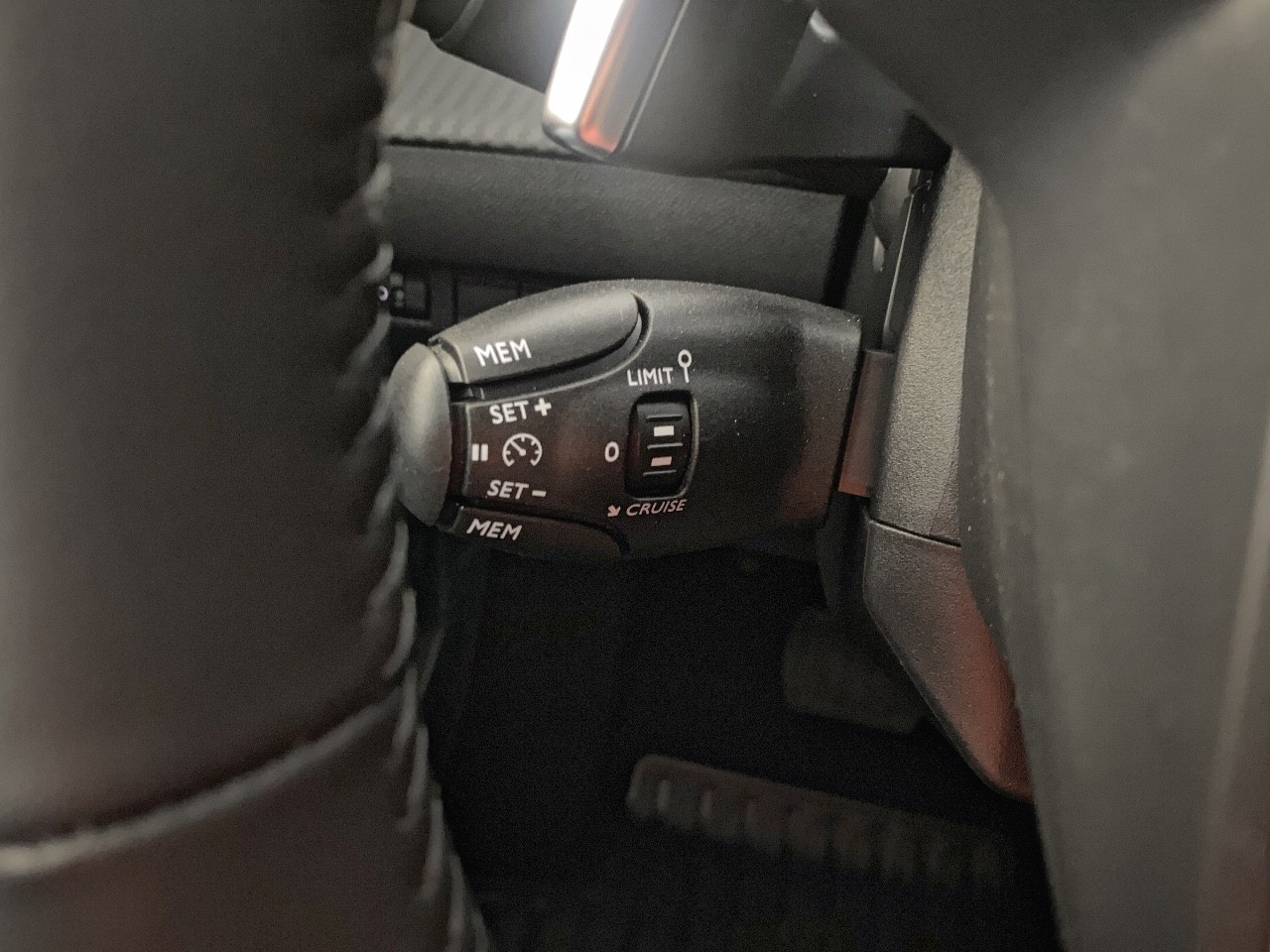 Peugeot 2008 PureTech 130 S&S EAT8 Allure 2024