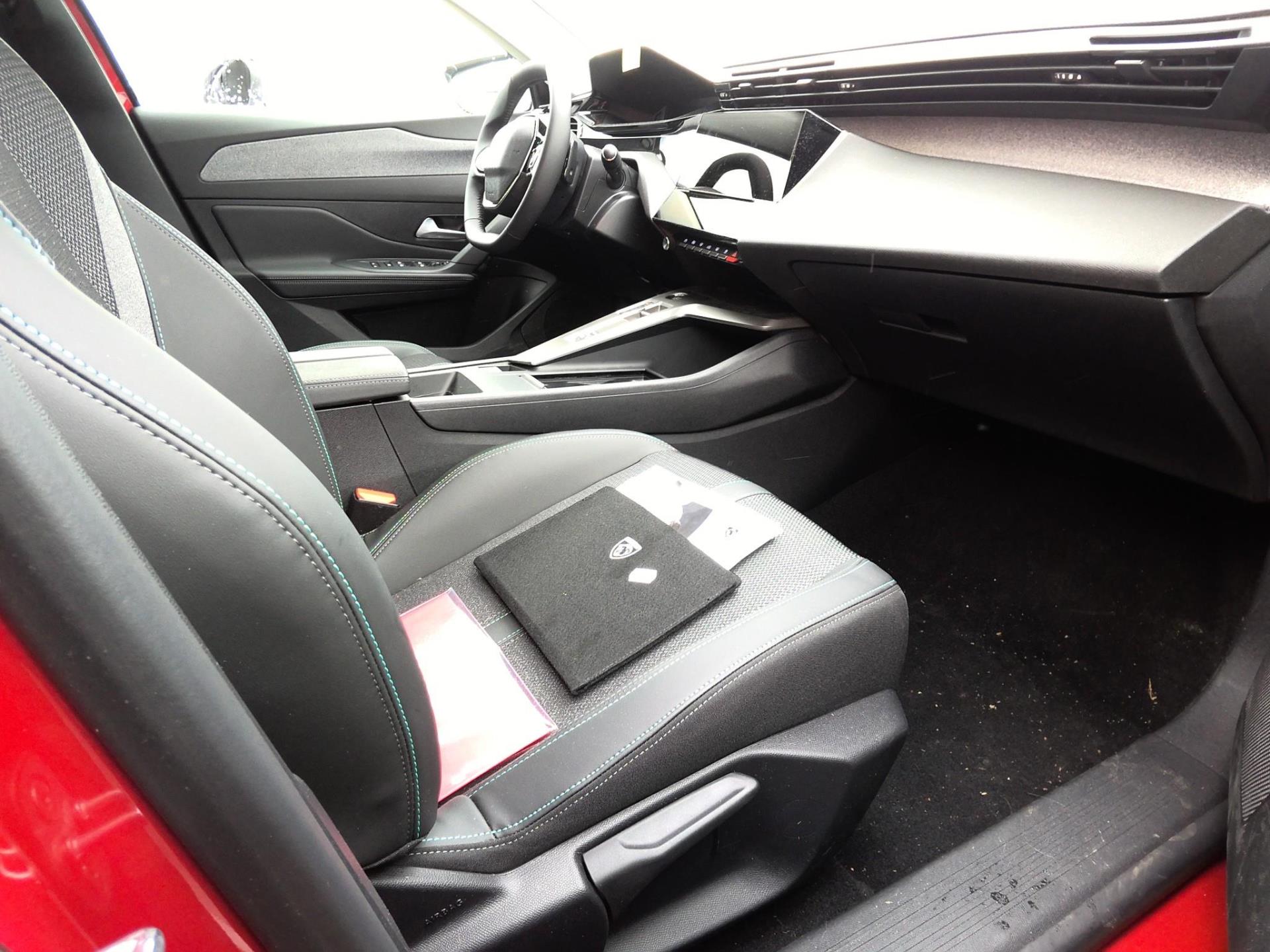 Peugeot 308 SW Hybrid 145 e-DCS6 Allure 2025