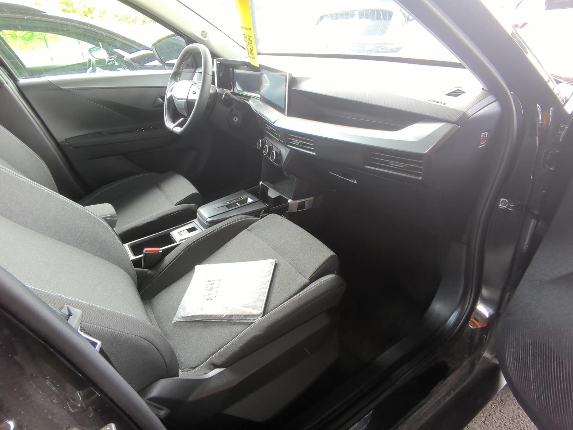 Opel Frontera 1.2 Turbo Hybrid 145 ch e-DCT6 Edition 2025