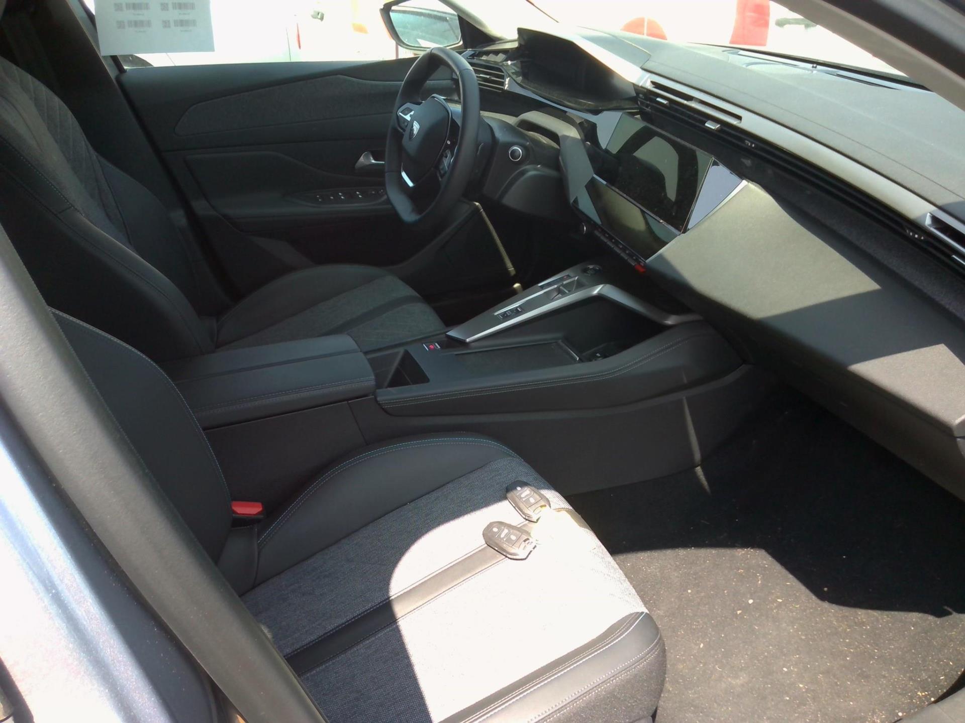 Peugeot 408 PHEV 225 e-EAT8 Allure Pack 2022