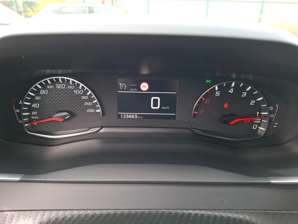 Peugeot 2008 BlueHDi 110 S&S BVM6 Active Business 2021