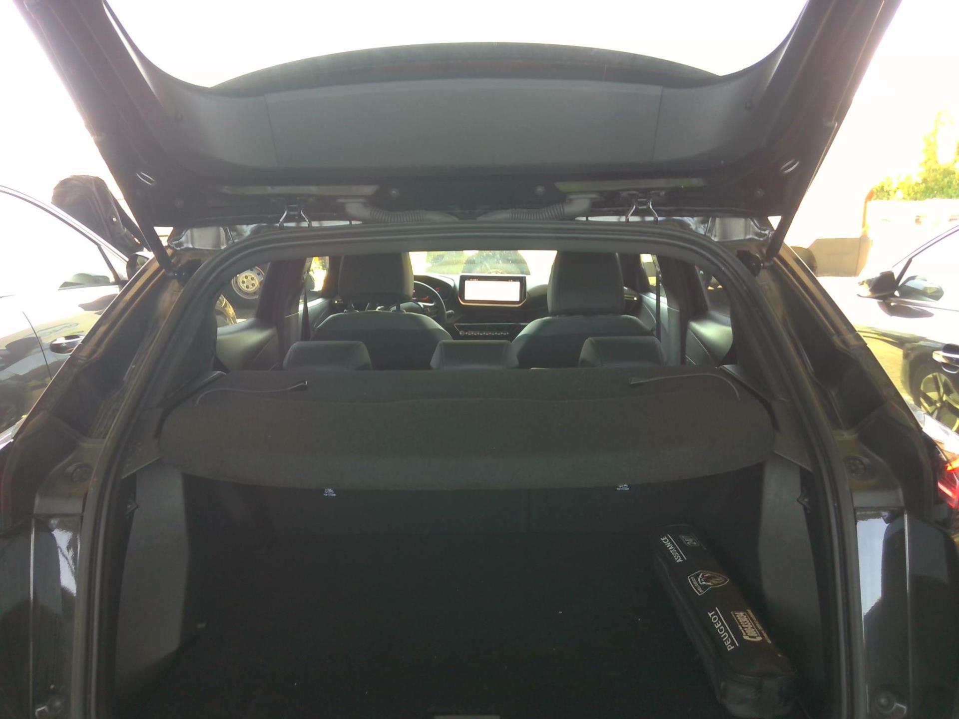 Peugeot 2008 Hybrid 145 e-DCS6 Allure 2025