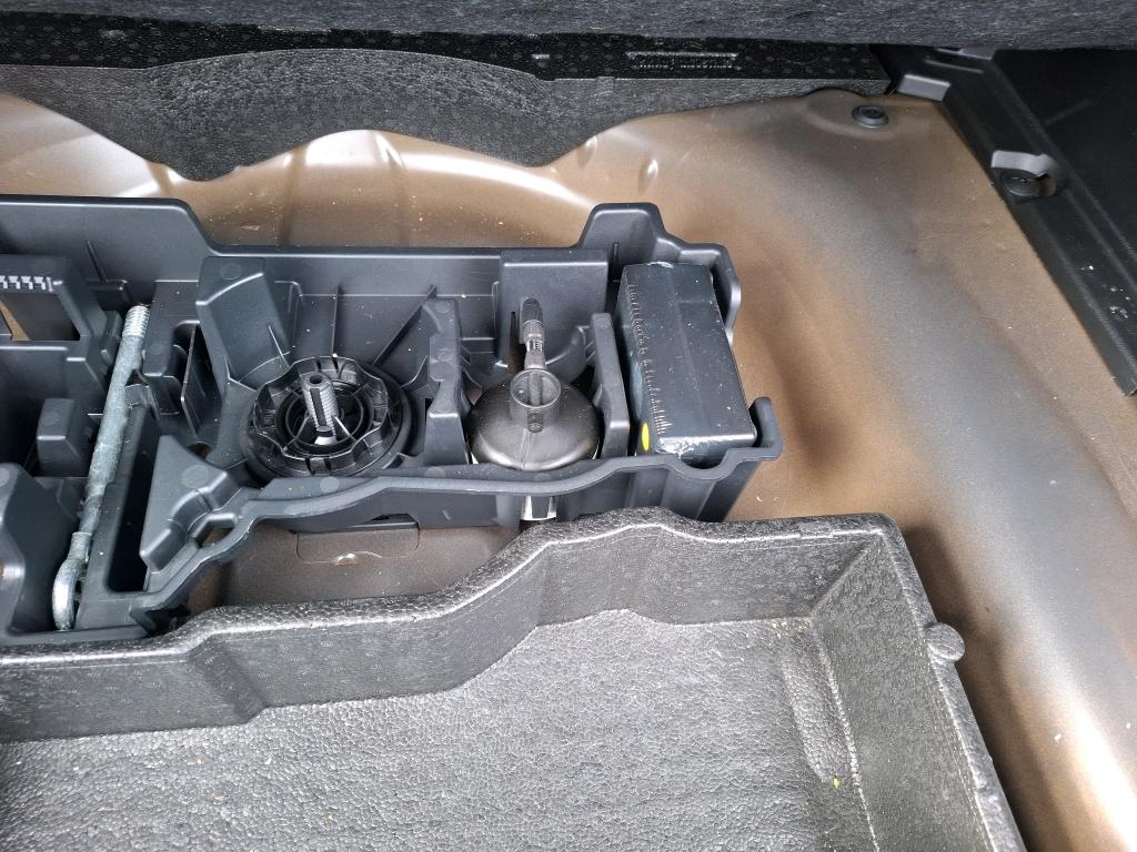 Peugeot 2008 BlueHDi 130 S&S EAT8 Active Business 2021