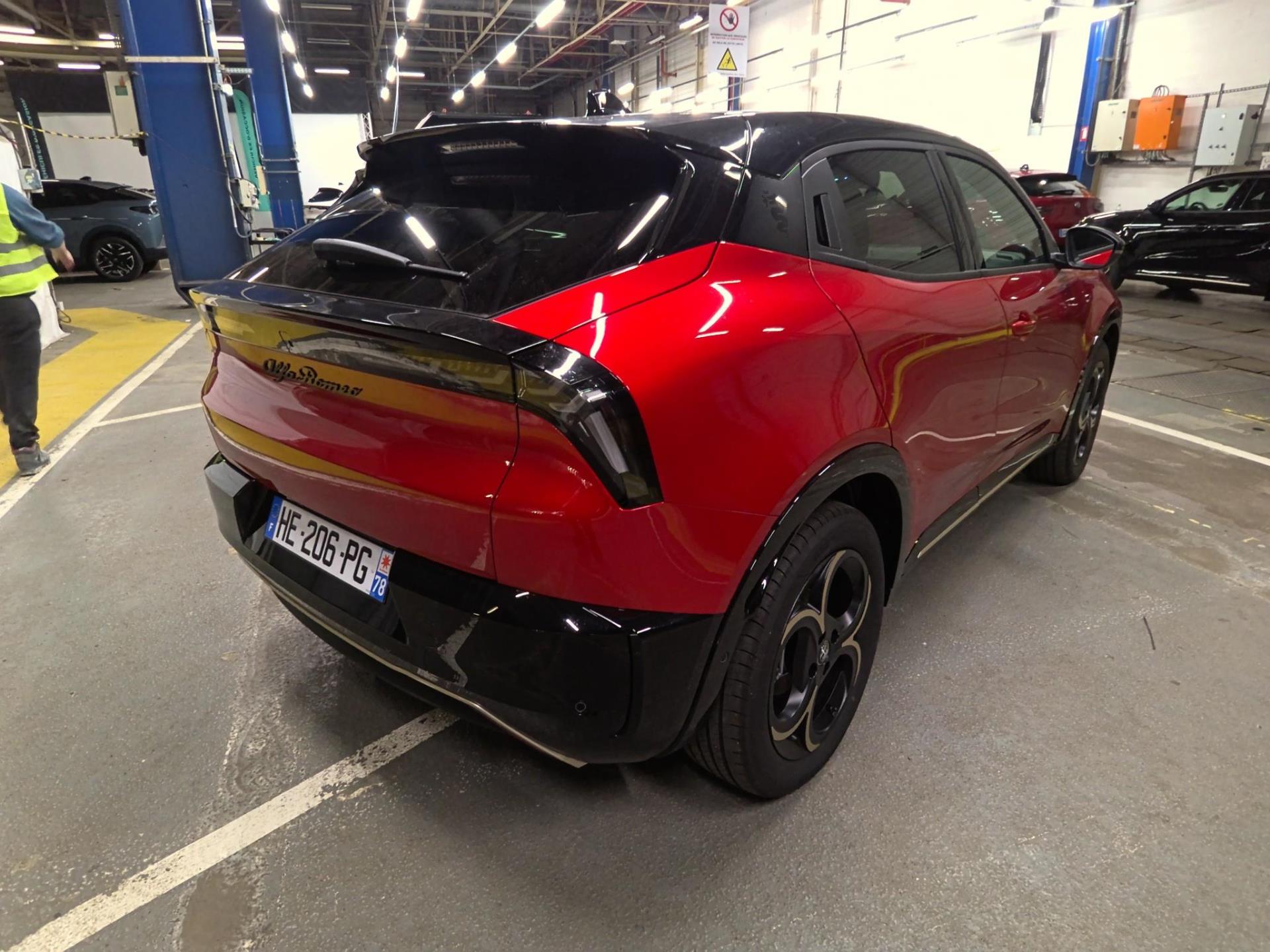 ALFA ROMEO Junior Elettrica 156 ch Intensa 2025