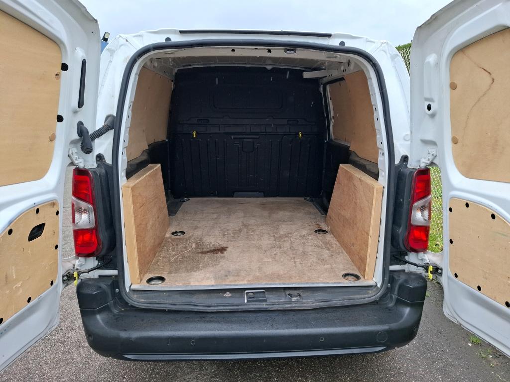 Peugeot PARTNER FOURGON STANDARD 650 KG BLUEHDI 100 S&S BVM5 PREMIUM 2019