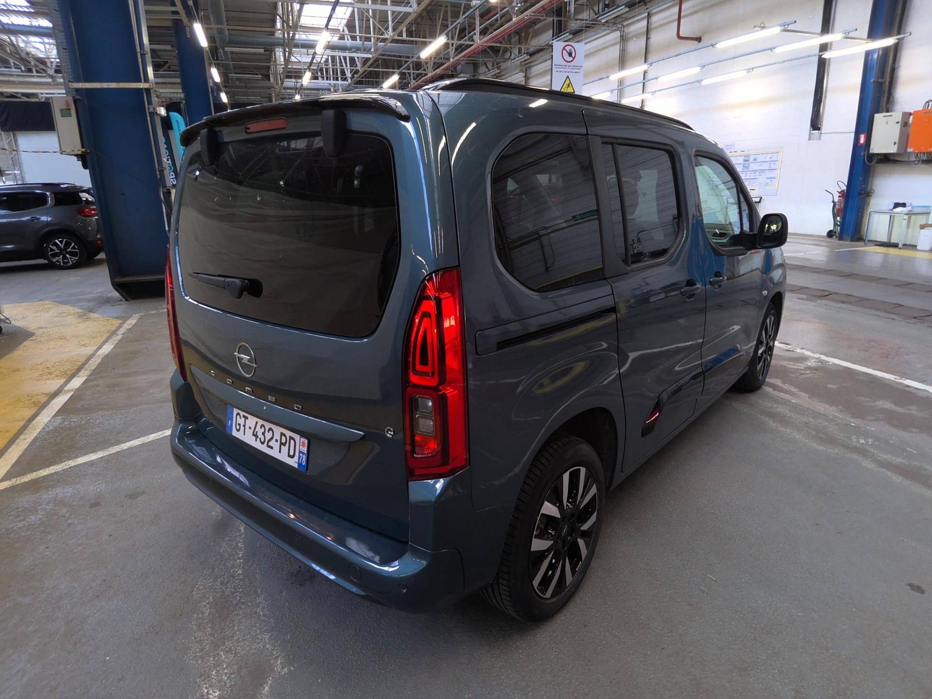 Opel E-Combo Life Taille M 136 ch 100 kW Batterie 54 kWh Elegance Pack 2024