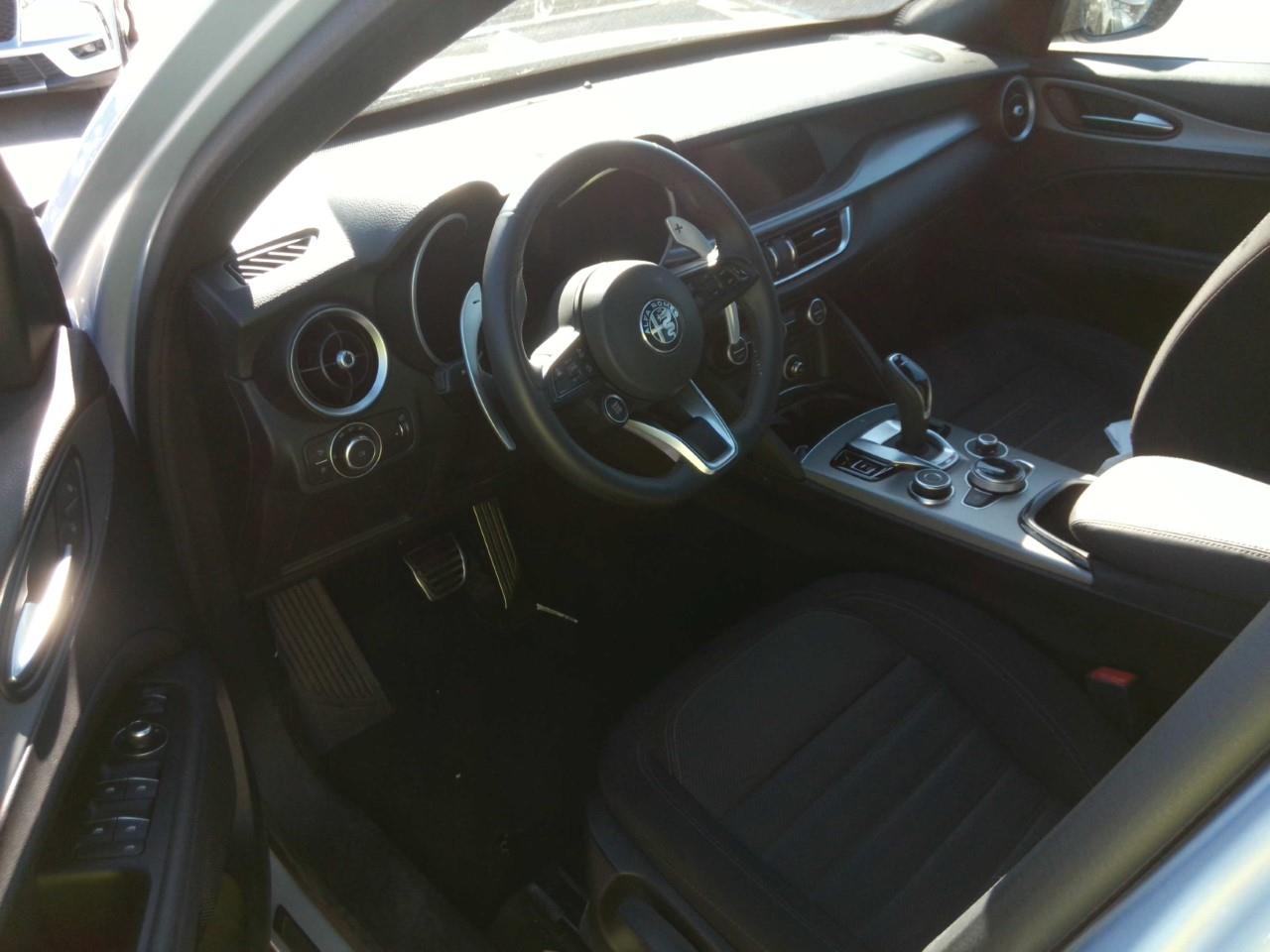 Foto Alfa Romeo Stelvio 5