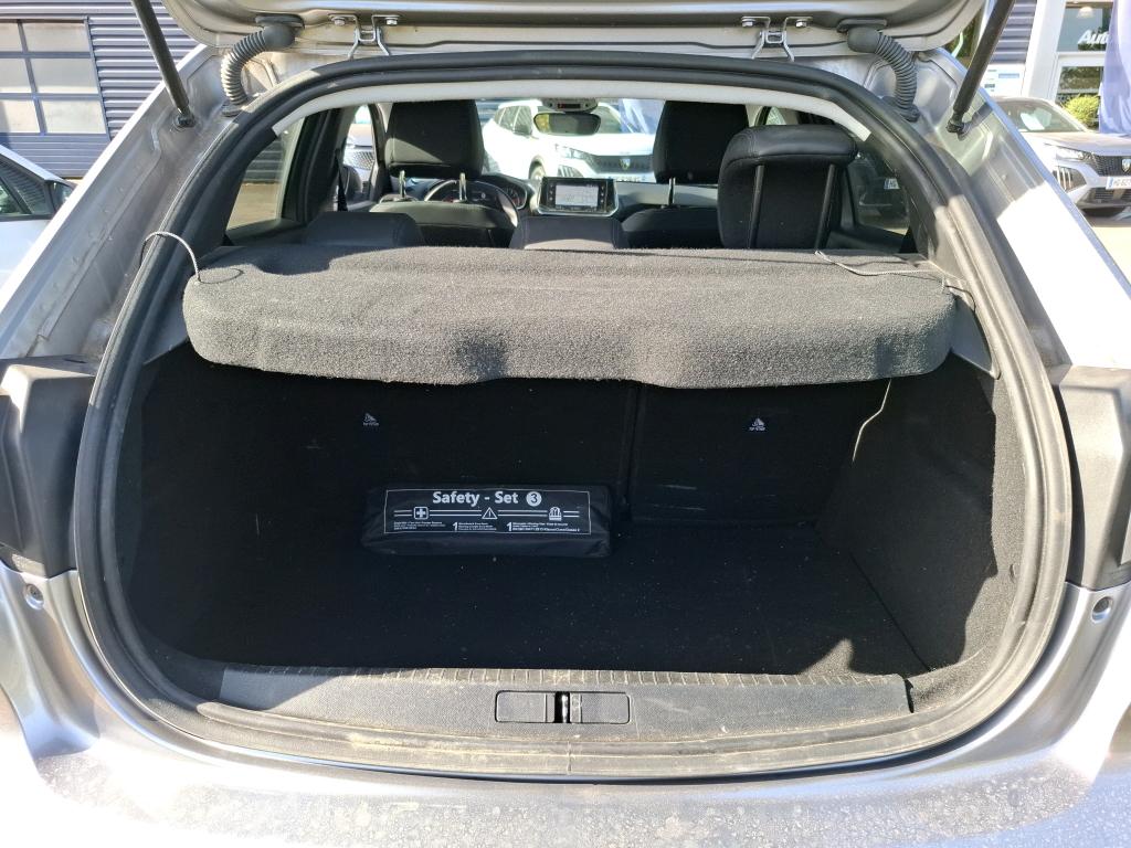 Peugeot 208 BlueHDi 100 S&S BVM6 Allure 2022