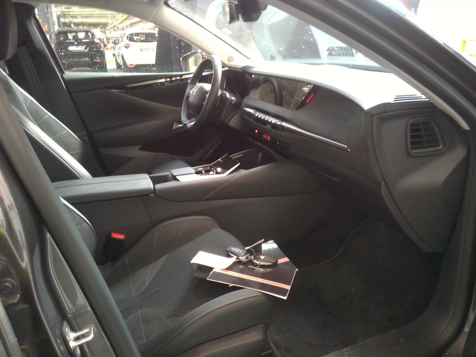 DS DS 4 BlueHDi 130 EAT8 Etoile - Alcantara 2024