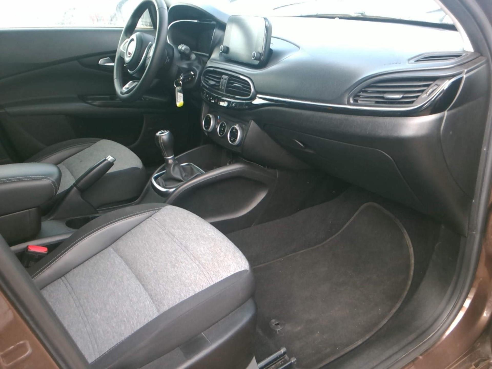 FIAT Tipo Cross 1.0 Firefly Turbo 100 ch S&S Plus 2021