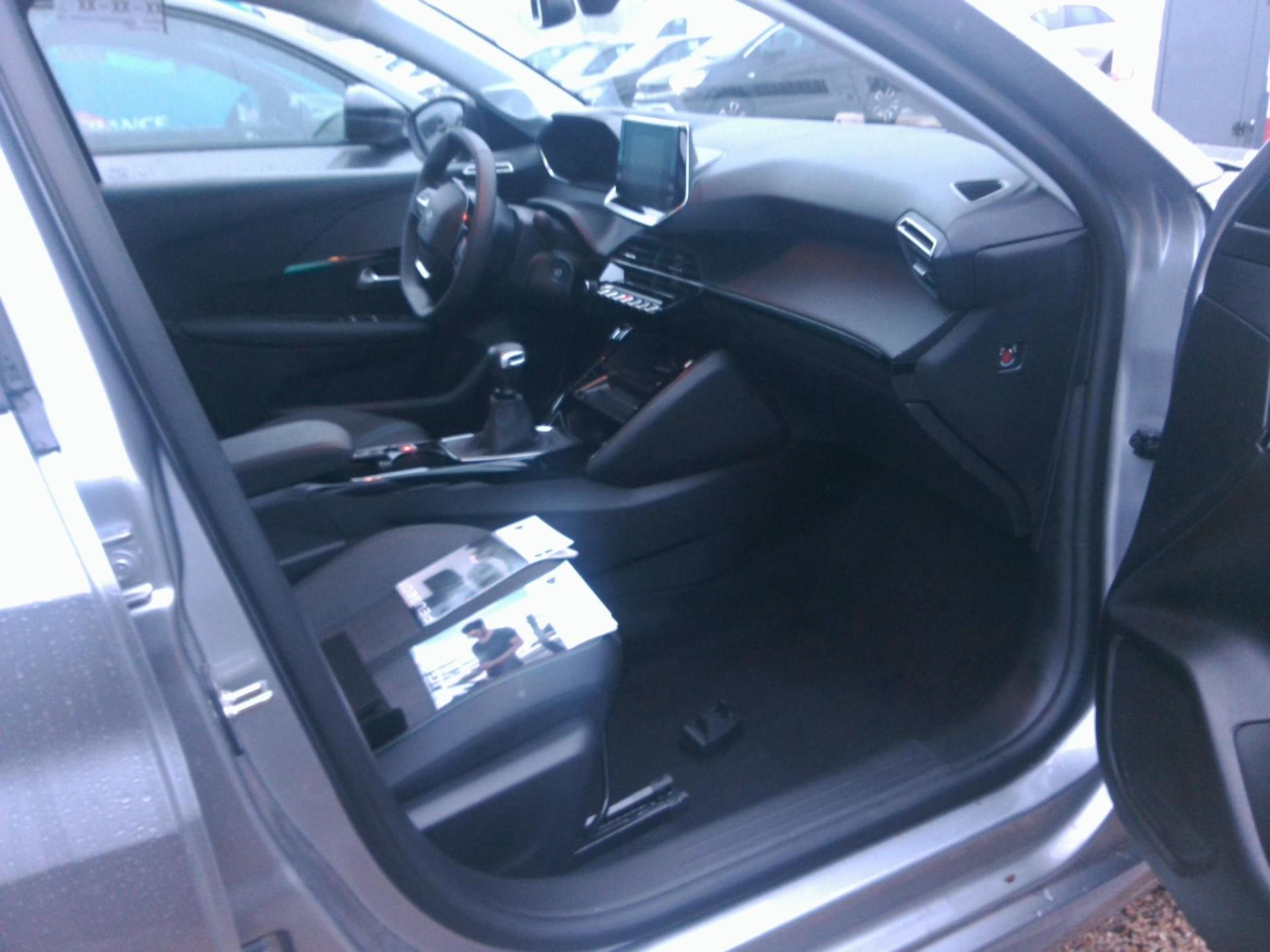 Peugeot 208 PureTech 100 S&S BVM6 Allure 2023