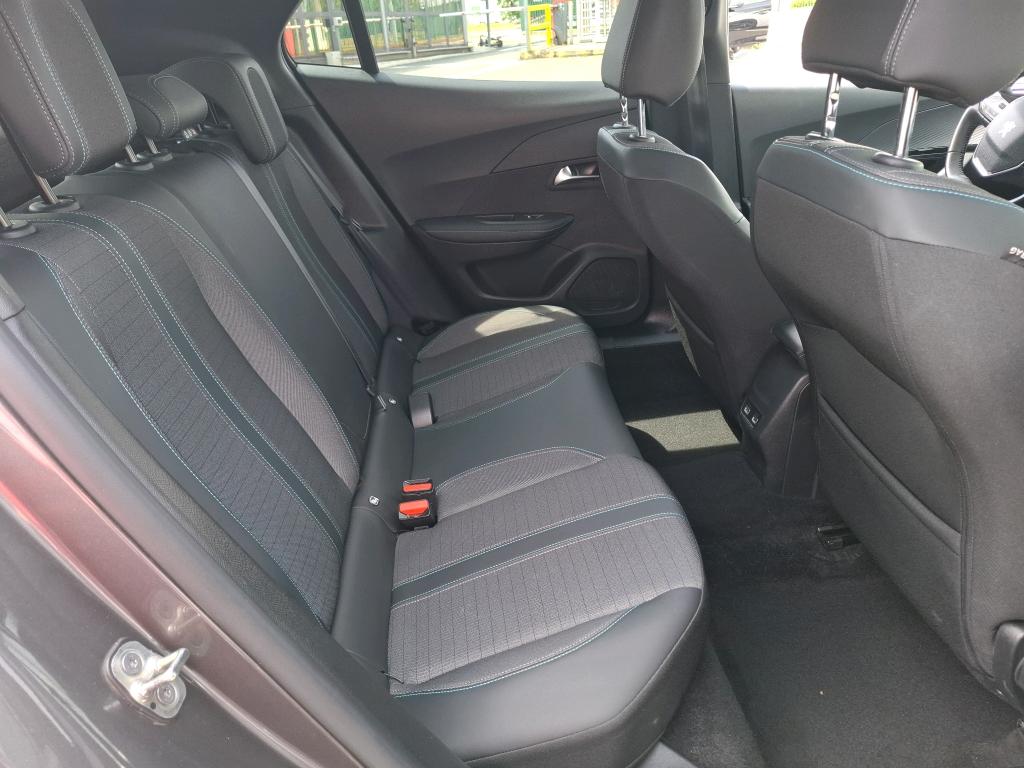 Peugeot 2008 BlueHDi 130 S&S EAT8 Allure Pack 2022