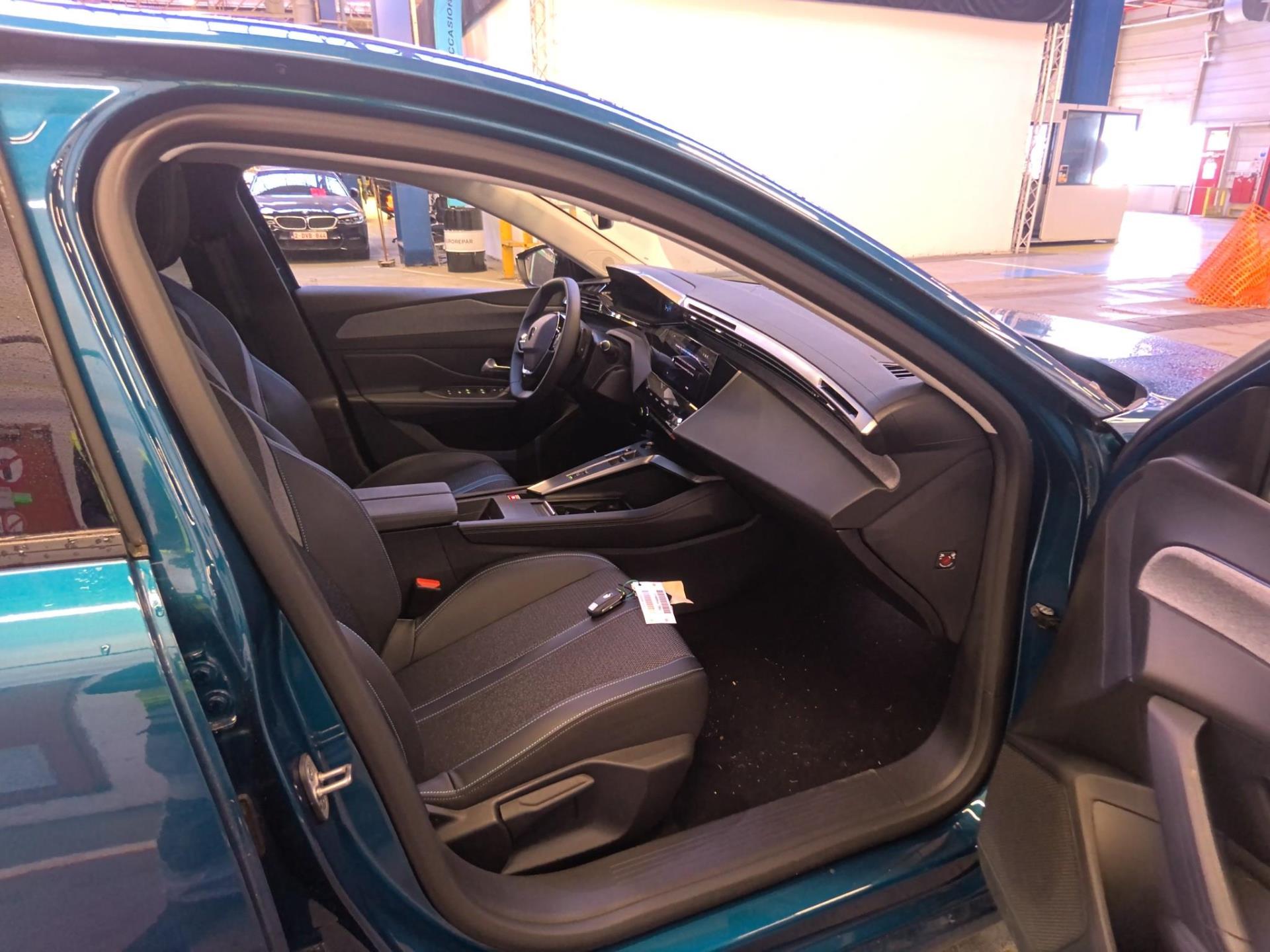 Peugeot 308 Plug-in Hybrid 195 ch e-DCS7 GT 2024