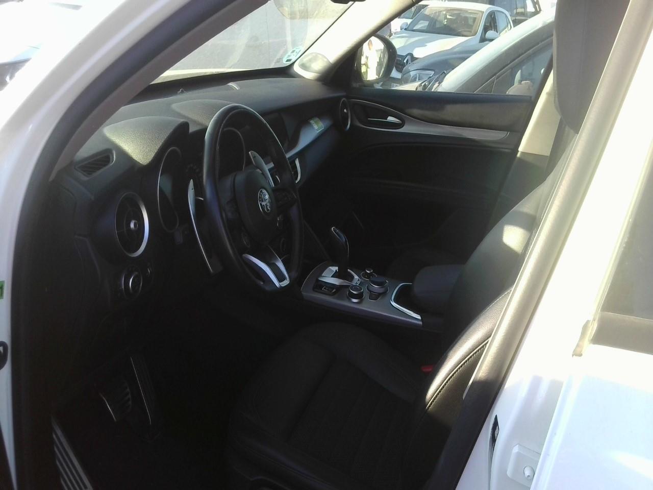 Foto Alfa Romeo Stelvio 2