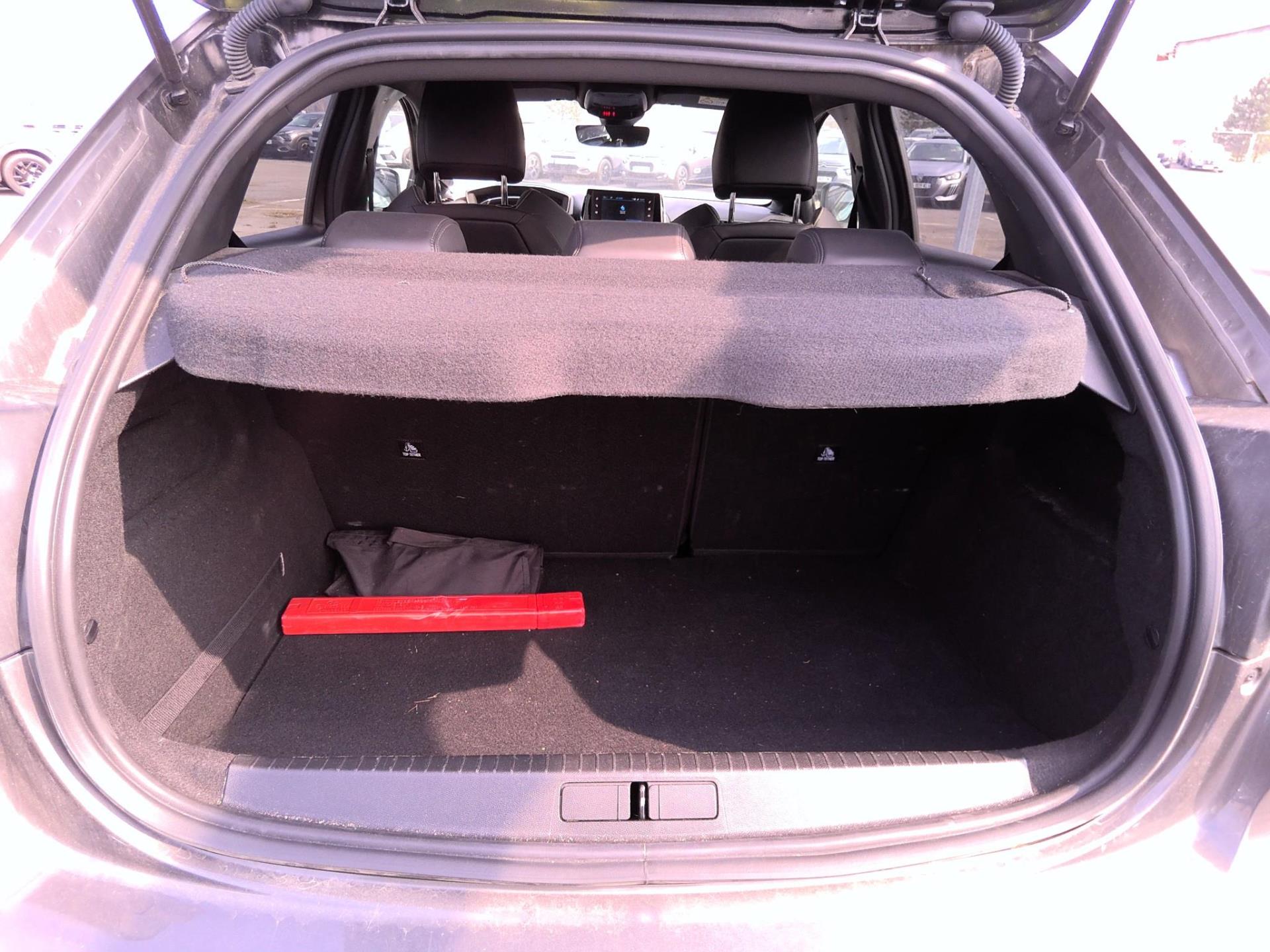 Peugeot 208 BlueHDi 100 S&S BVM6 GT 2023