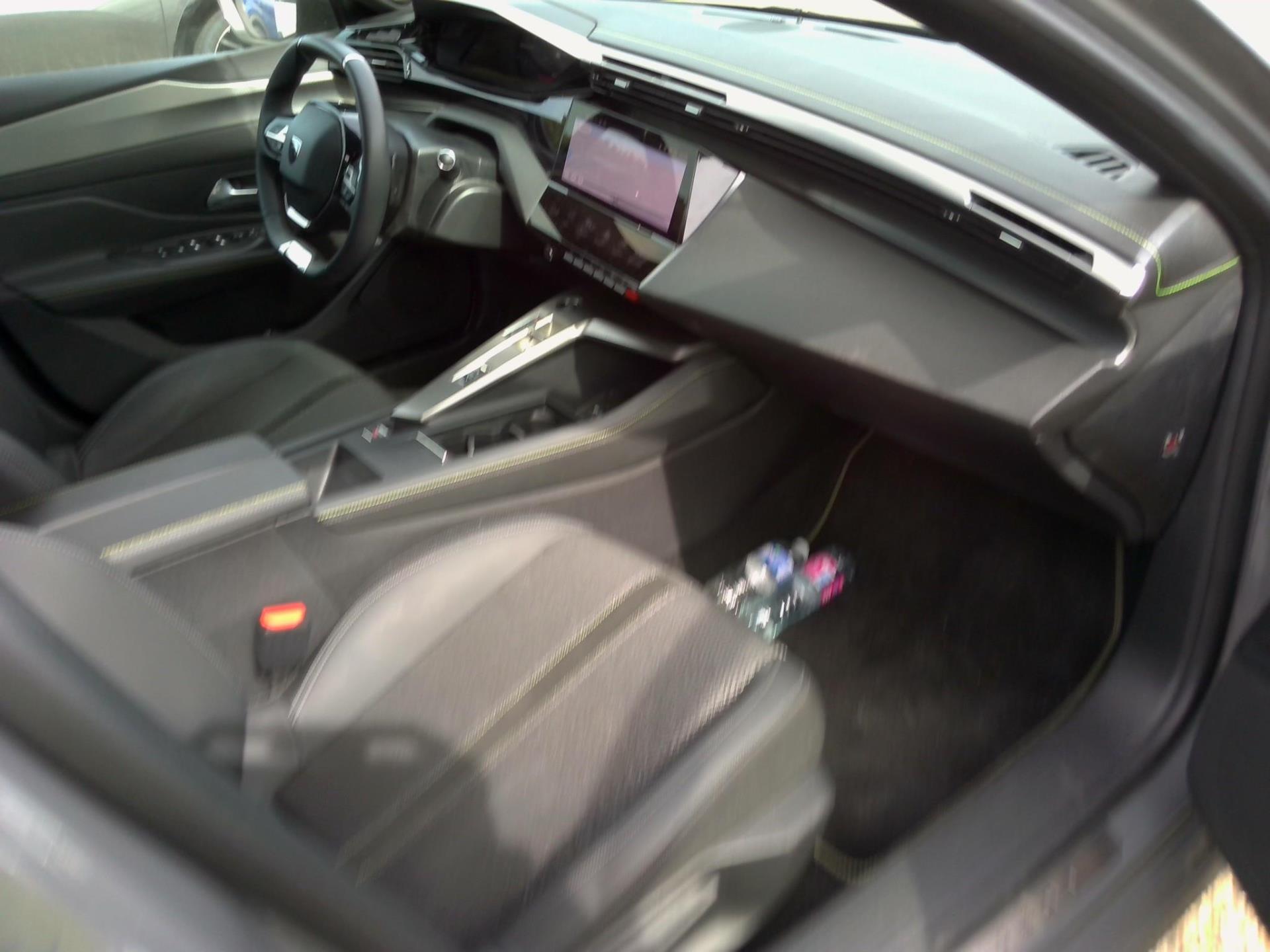 Peugeot 308 PHEV 225 e-EAT8 GT 2024