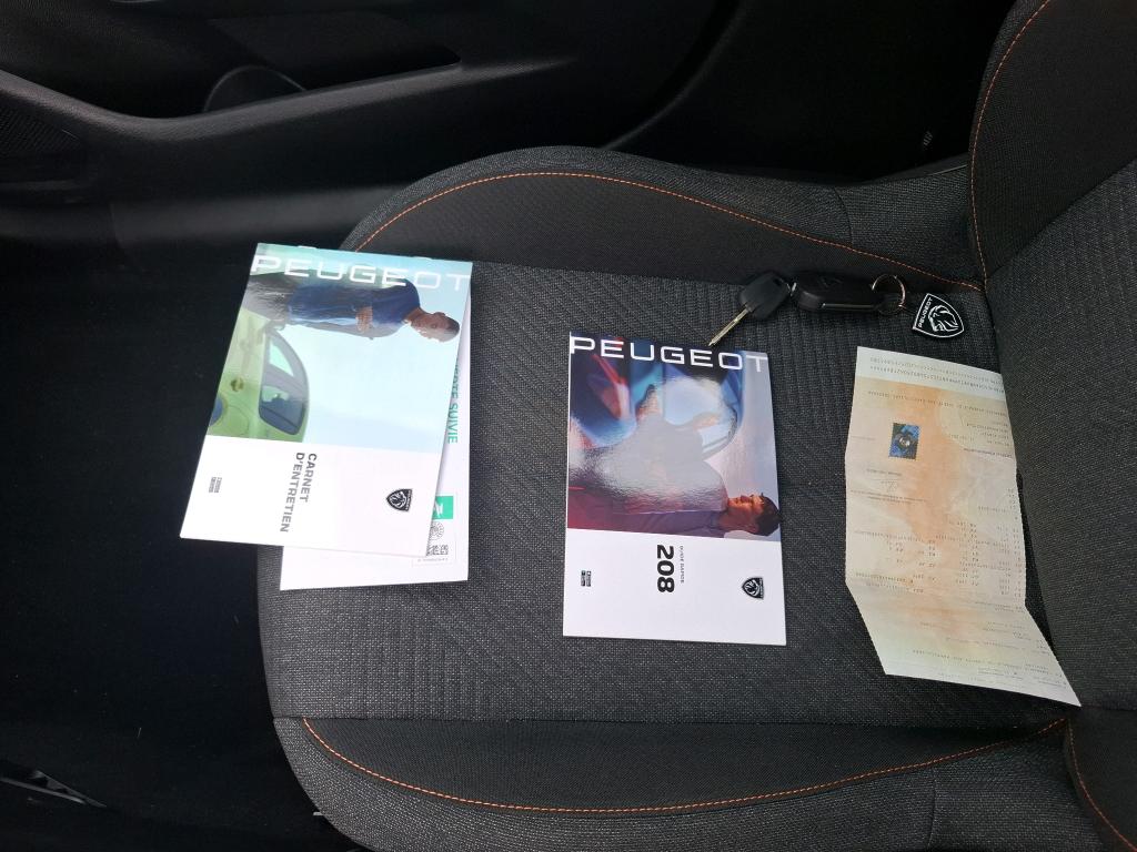 Peugeot 208 Hybrid 110 ch e-DCS6 Style 2025