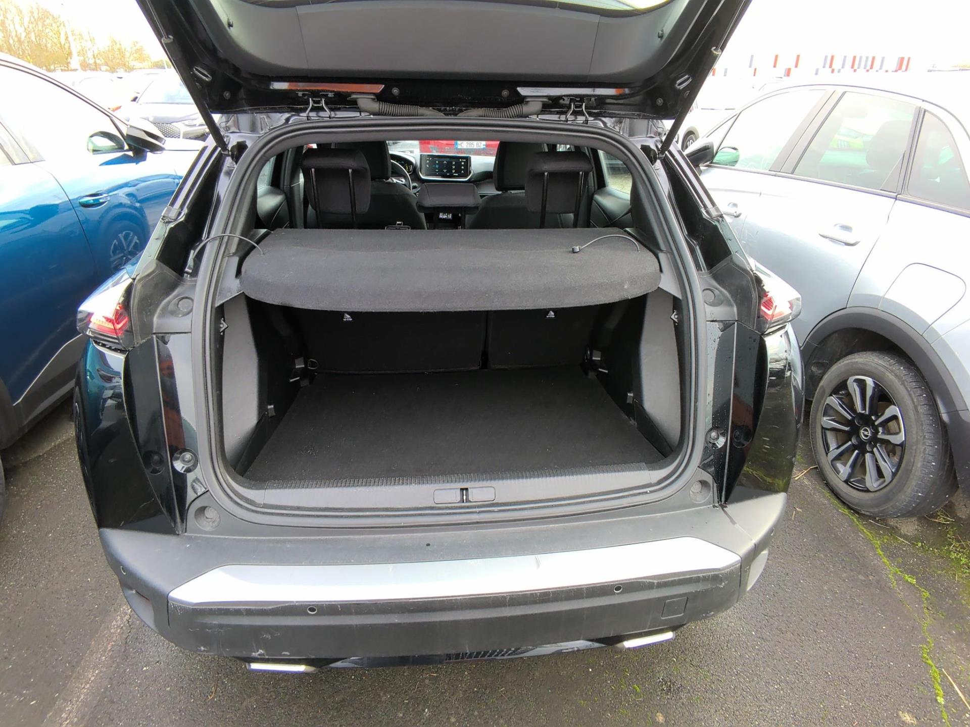 Peugeot 2008 Hybrid 136 e-DCS6 Style 2025