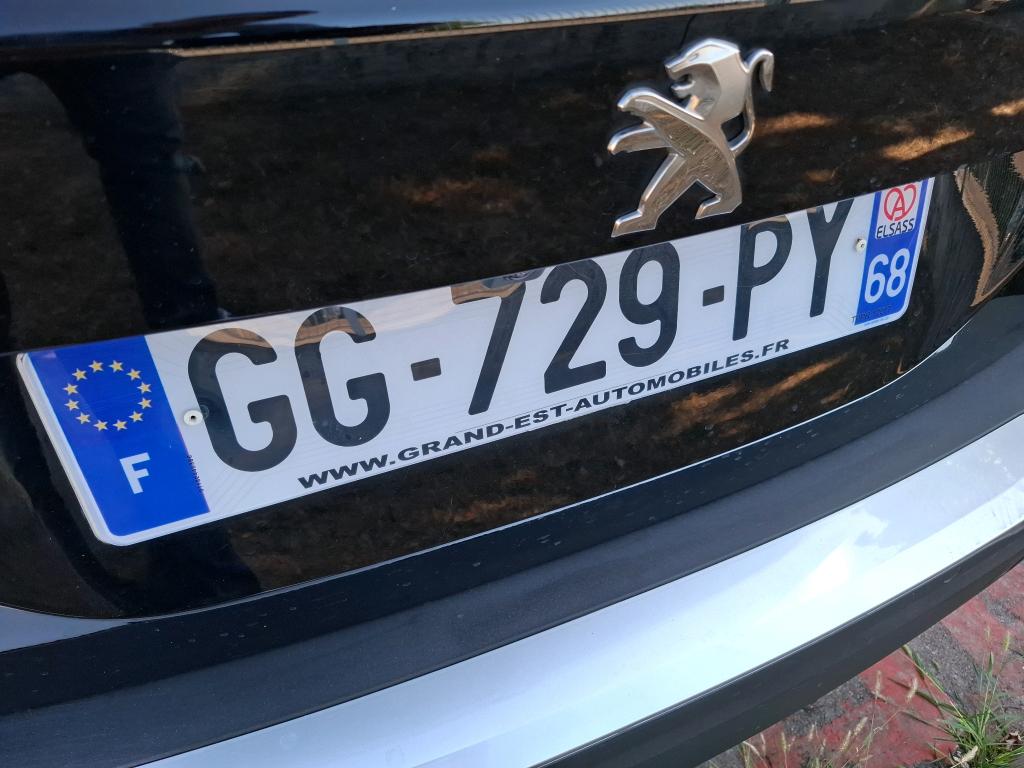 Peugeot 2008 BlueHDi 130 S&S EAT8 Allure Pack 2022