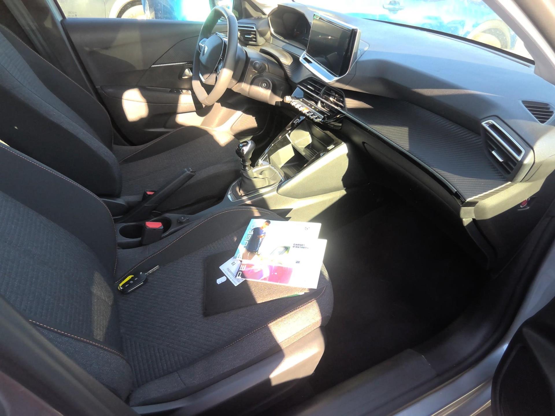 Peugeot 208 100 S&S BVM6 Style 2025