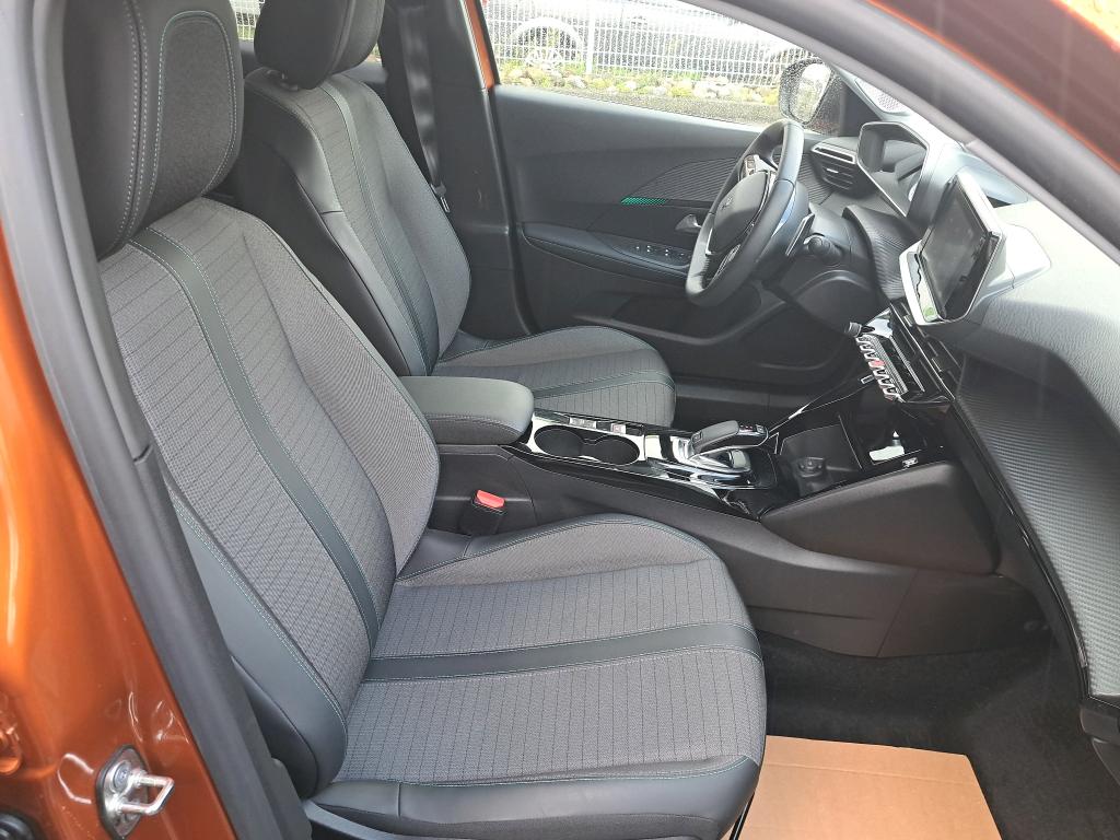 Peugeot 2008 PureTech 130 S&S EAT8 Allure Pack 2021