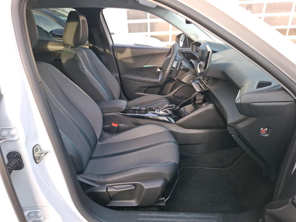 Peugeot 2008 PureTech 130 S&S EAT8 Allure Business 2021