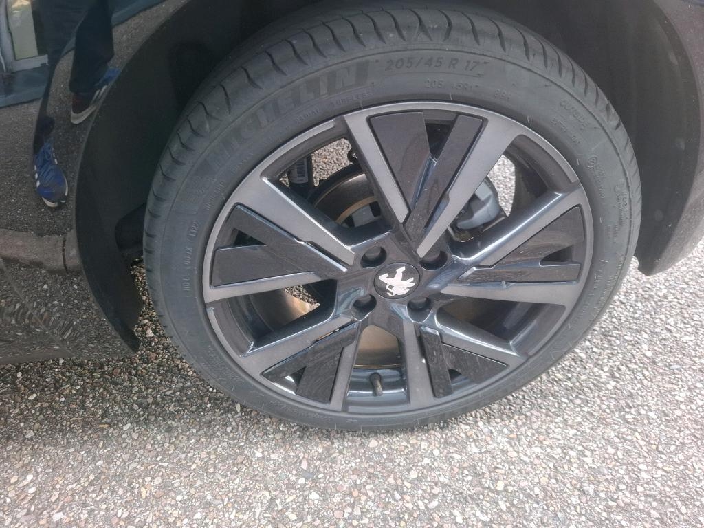 Peugeot 208 PureTech 130 S&S EAT8 GT Pack 2022