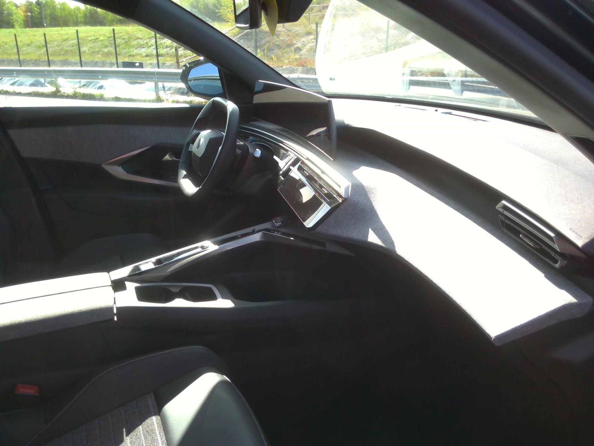 Peugeot 3008 Electrique 210 ch 73 kWh Allure 2025