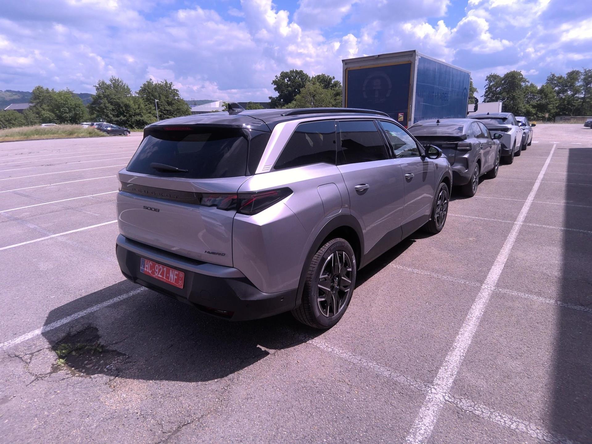 Peugeot 5008 Hybrid 136 e-DCS6 GT 2025