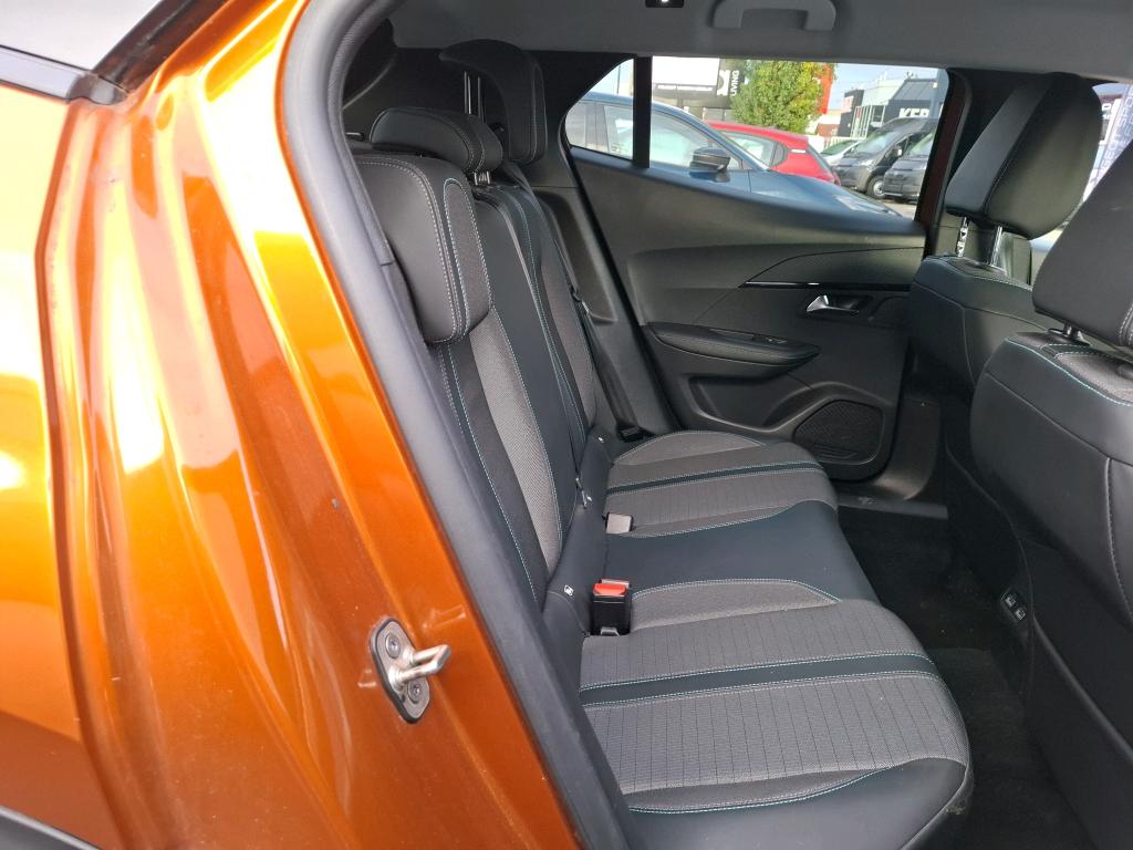 Peugeot 2008 PureTech 130 S&S EAT8 Allure Business 2021
