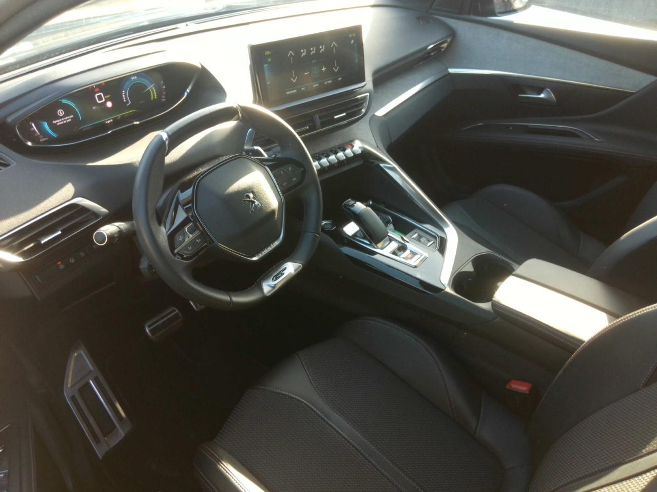 Foto Peugeot 3008 Hybrid 3