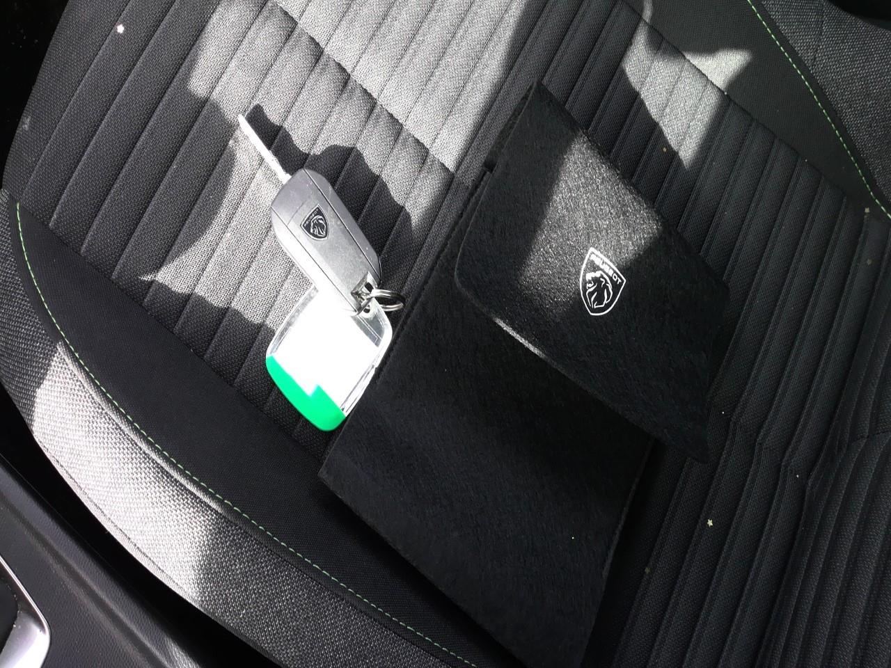 Foto Peugeot 208 10
