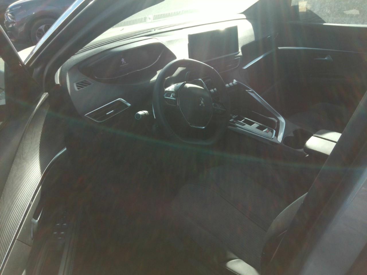 Foto Peugeot 3008 Hybrid 3