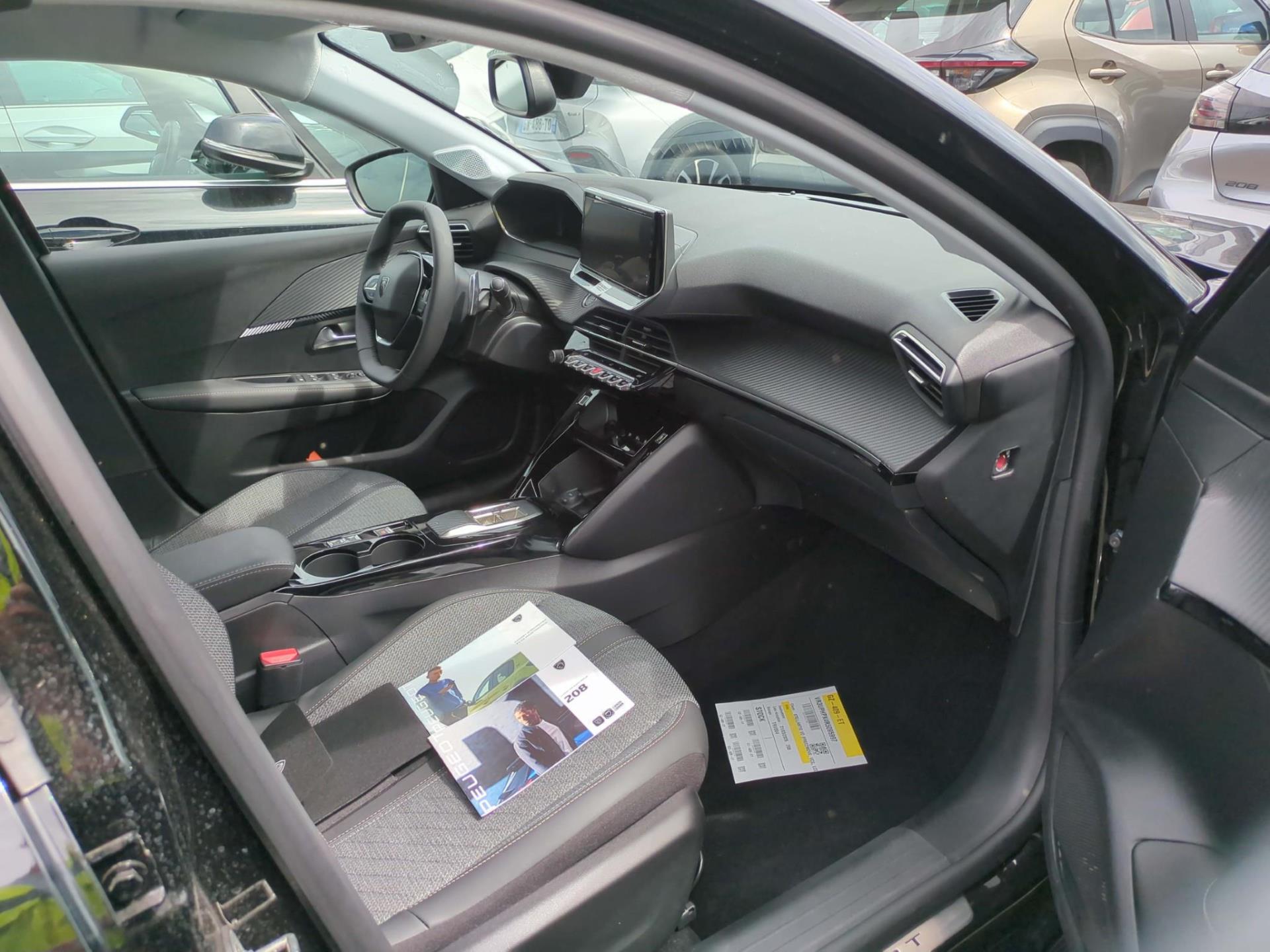 Peugeot 208 Hybrid 100 e-DCS6 Allure 2024