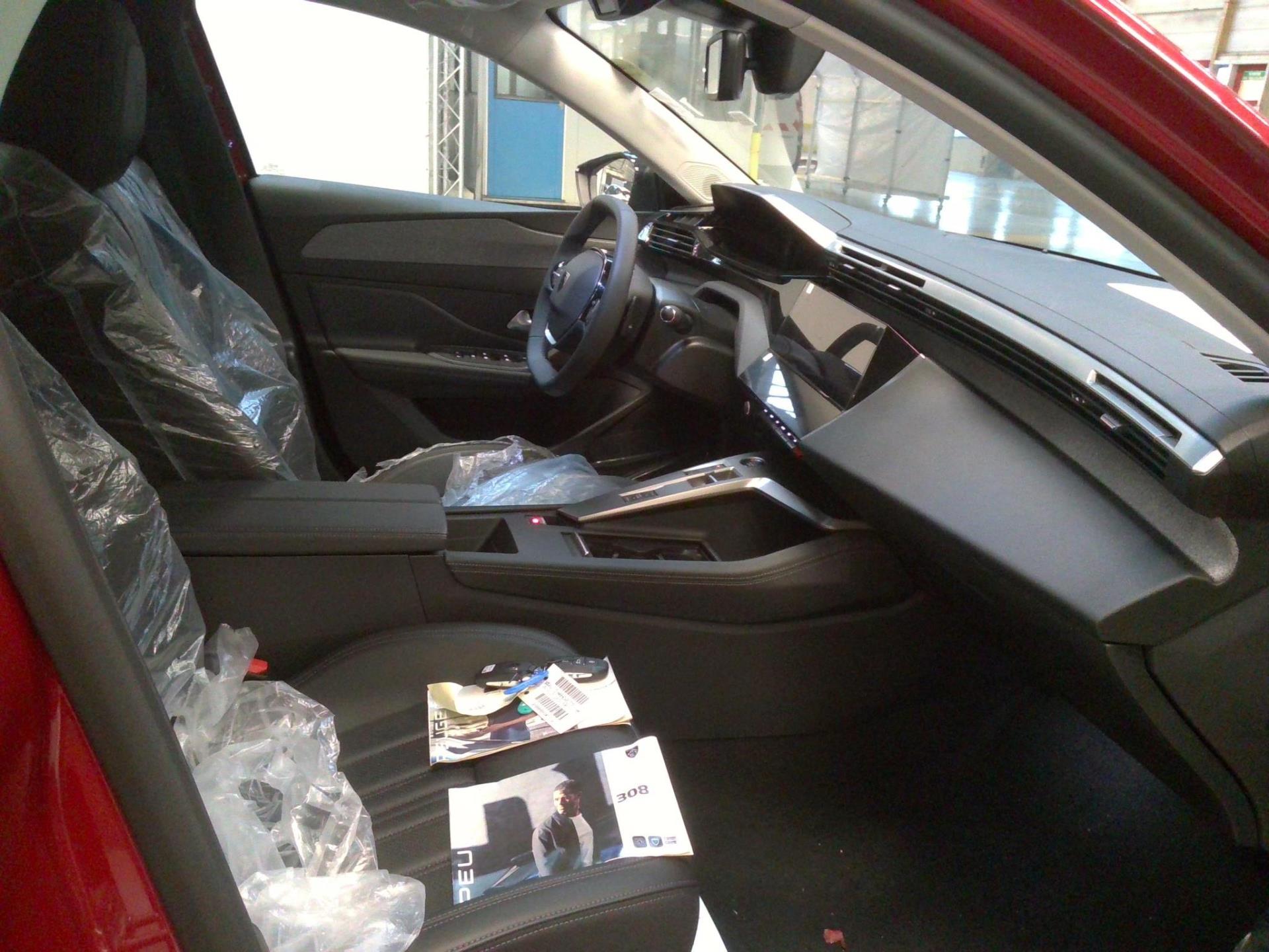 Peugeot 308 Hybrid 136 e-DCS6 Active Pack 2024