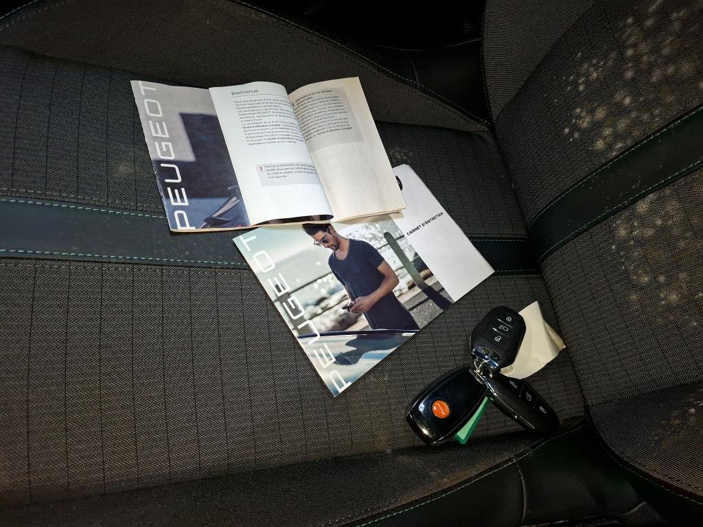 Peugeot 2008 PureTech 100 S&S BVM6 Allure Pack 2022