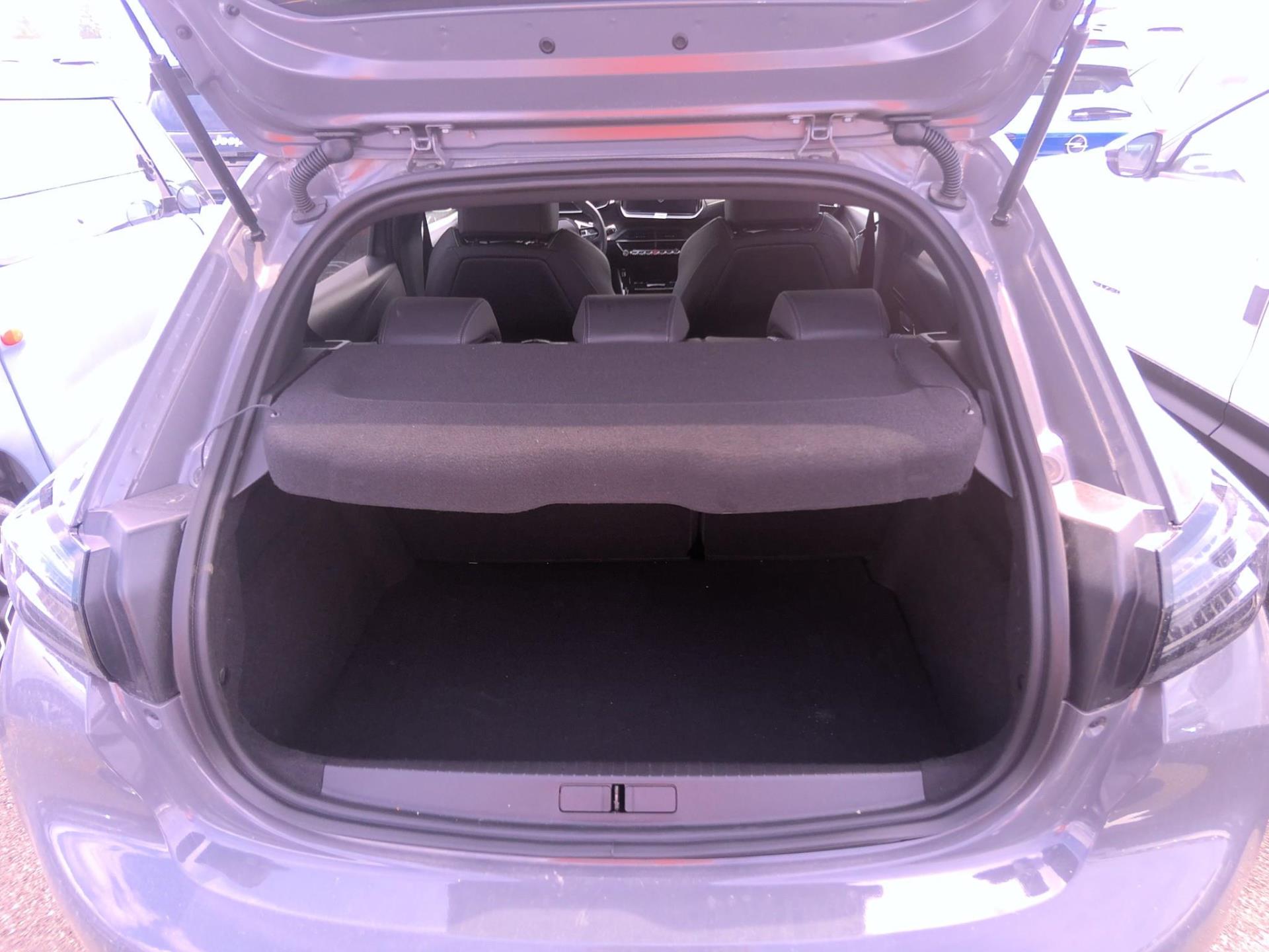 Peugeot 208 Hybrid 136 e-DCS6 GT 2024