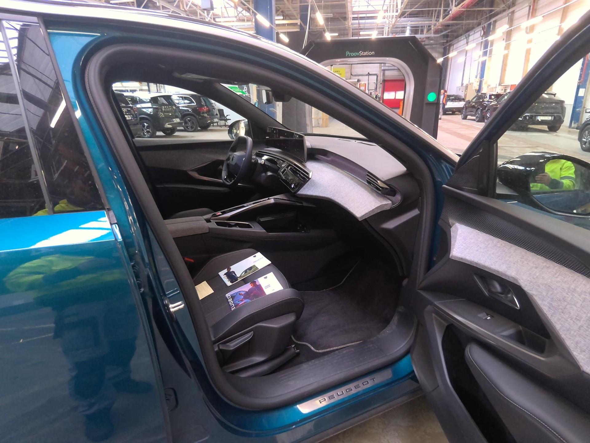 Peugeot 3008 Hybrid 145 e-DCS6 GT 2025