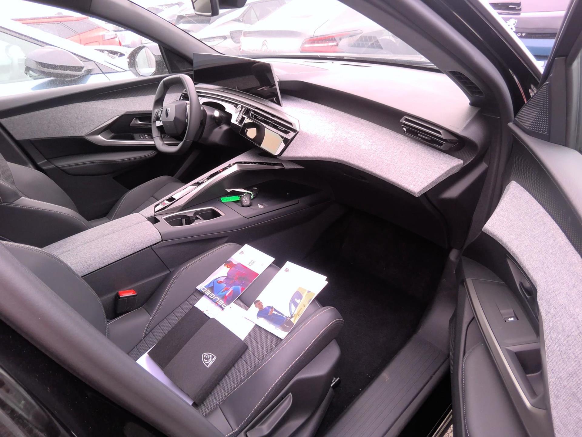 Peugeot 3008 Hybrid 136 e-DCS6 Allure 2024