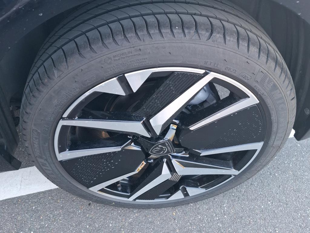 Peugeot 208 Hybrid 136 e-DCS6 GT 2025